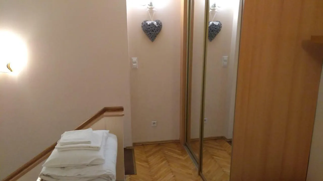 Apartamenty Varsovie Żelazna 0*, Warszawa